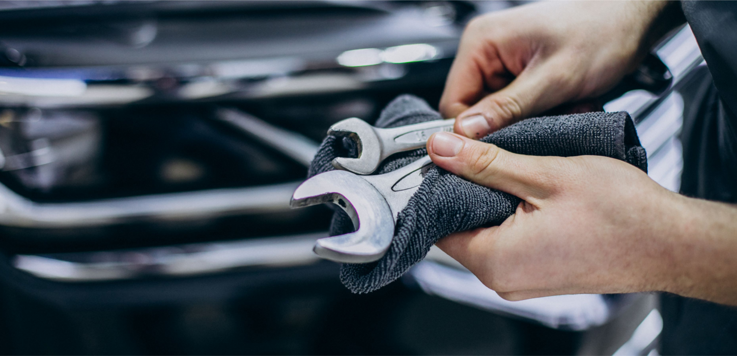 family-with-toddler-girl-choosing-car-car-showroom 2 (7)