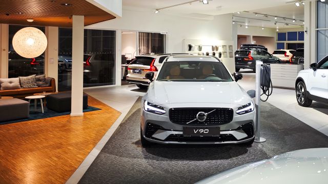 Volvo showroom 07