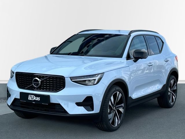 Volvo XC40 2.0 B3 PLUS DARK