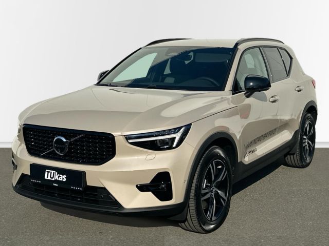 Volvo XC40 2.0 B4 Plus Dark