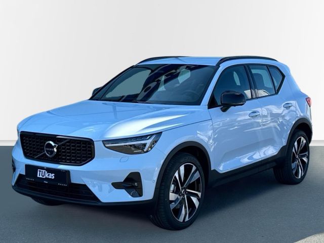 Volvo XC40 2.0 B3 PLUS DARK