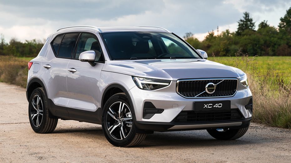 Volvo XC40_TUkas_bocni-pohled_2025